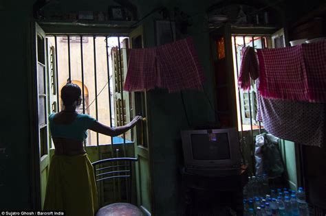 Inside Sonagachi Asia S Largest Red Light District With Hundreds Of Brothels Daily Mail Online