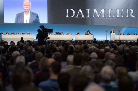 Hauptversammlung in Berlin Daimler Aktionäre treiben Diesel Sorgen um