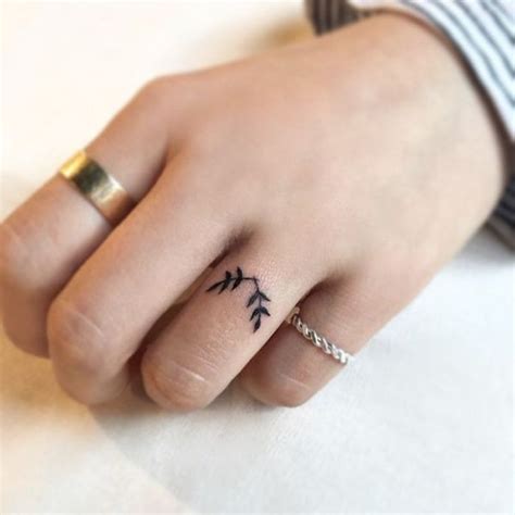 Finger Tattoo Ber Coole Motive Und Ihre Bedeutung Finger Tattoo