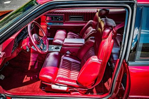 Maroon 1988 Oldsmobile Toronado Coupe 38l V6 F 4 Speed Automatic W