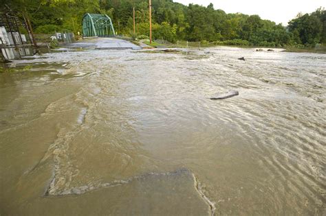 Irene Brings Vermont Worst Flooding In A Century Governor Says Video
