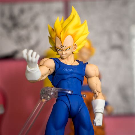 Bandai has immortalized this epic combination in plastic with the s.h. Dragonball Z S.H. Figuarts - Tamashii Nations World Tour ...