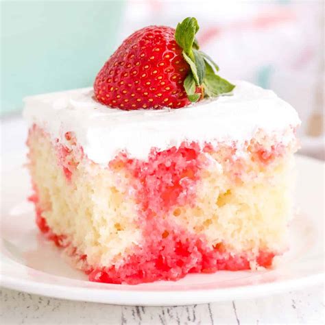 Easy Strawberry Poke Cake With Jello The Chunky Chef