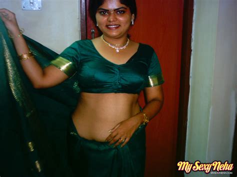 India Nude Neha In Traditional Green Saree Xxx Dessert Picture 1