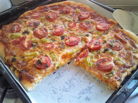 Tuğba nın Yemek Tarifleri Vejeteryan pizza ve en güzel pizza hamuru
