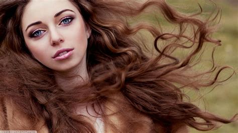 Free Download Hd Wallpaper Model Long Hair Blue Eyes Curly Hair