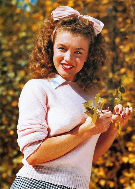 One look at miss monroe convinced the director that she was star material. Beautiful Marilyn Monroe Photographed by Andres de Dienes ...