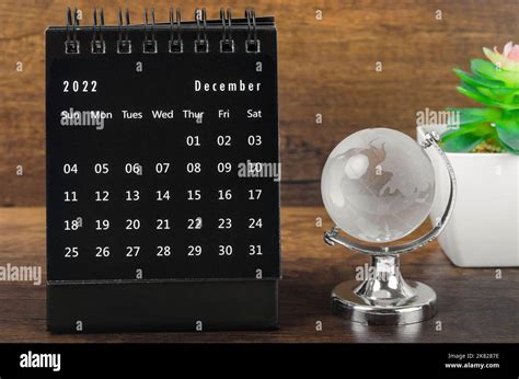 Calendario De Escritorio De Diciembre De 2022 Para 2023 Año Color Negro