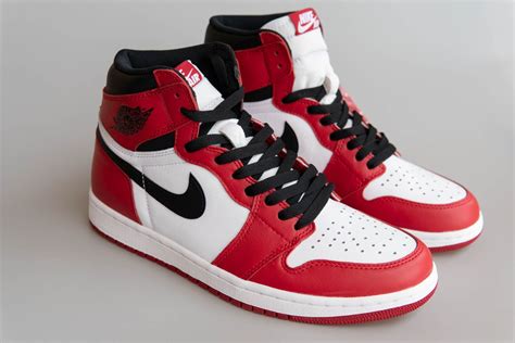 Jordan 1 Retro Chicago Red