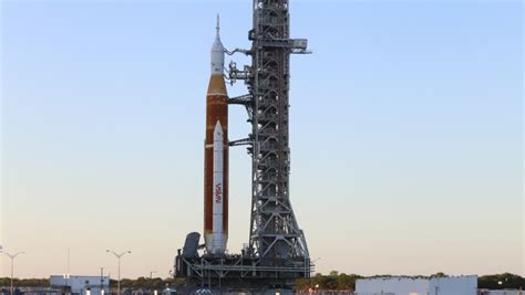 Nasas Artemis 1 Moon Rocket Heads Back To The Launch Pad Tonight