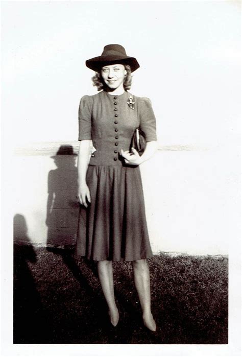 Pin On 1940s Fashion And Photos