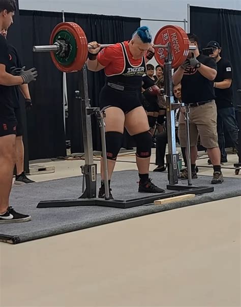 powerlifter reacts to biological male taking women s national record ‘completely unfair