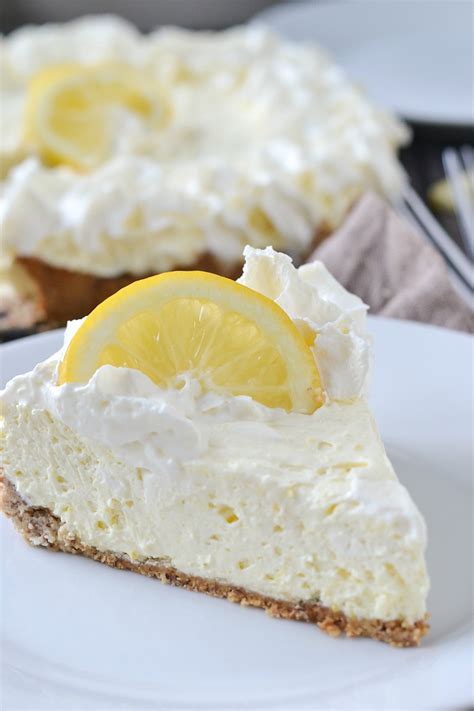 This is the perfect keto dessert for your family or friends to try. Low Carb Lemon Cheesecake | Mother Thyme