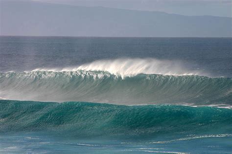 The Giant Blue Waves Of Hookipa Maui Hawaii Photograph By Pierre