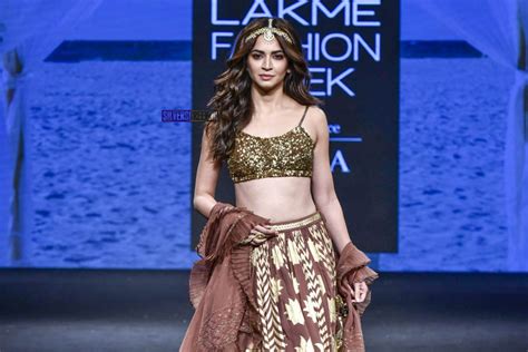 Kriti Kharbanda Walks The Ramp For Sukriti Aakriti At Lakme Fashion Week Summerresort 2019