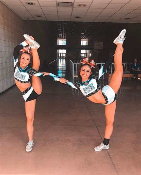 Pin By Melanie On Cheer Cheer Poses Cheer Outfits Cheer Girl