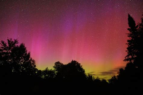 Best Time to See Northern Lights in Maine 2020 - When to See - Rove.me