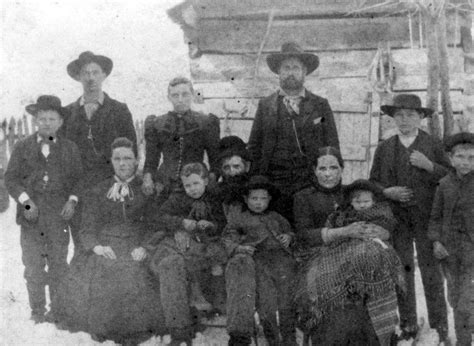 18 Photos Of The Feud Between The Hatfields And Mccoys