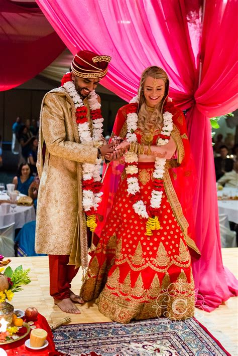 Hindu Temple Mn Indian Wedding Photos Rachael Nishant