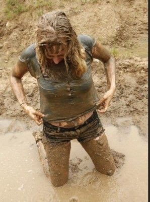 Pin By Dgriffiths On Mud Wrestling Mudding Girls Mud Wet