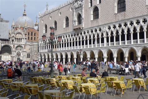 San Marco Square It S Sunny And The Tourist Are Enjoying The Music And The Atmosphere Piazza