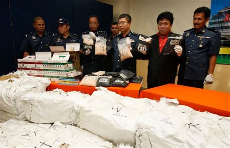 Ia juga mungkin tidak berdaftar dengan pihak berkuasa kawalan dadah (pbkd) kkm. Polis Malaysia Tahan Sepuluh Orang, Dadah RM8 Juta ...