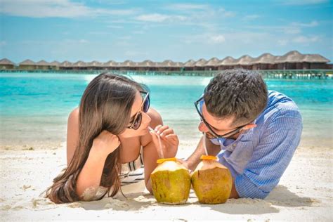 Honeymoondiaries This Couple Got A Honeymoon Shoot Done In Maldives And Its Amazing Wedmegood