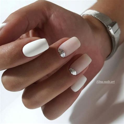 Ideas y diseños el blanco es un color sencillo pero elegante, fresco, dinámico y lleno de posibilidades a la hora de embellecer las uñas. UÑAS BLANCAS DECORADAS Diseños y Combinaciones Tendencia