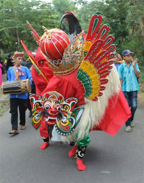 Festival Ritual Barong Ider Bumi Di Desa Kemiren Glagah Banyuwangi