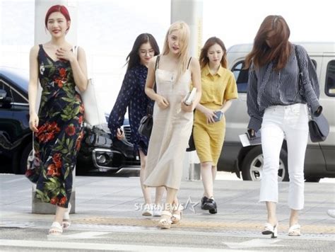Red Velvet Incheon Airport Off To Singapore For Music Bank World