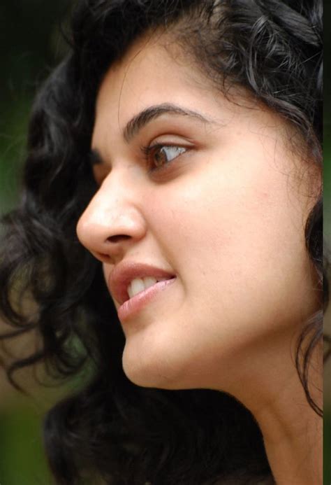 desi hot photos south indian celebrities taapsee cute face close up stills gallery