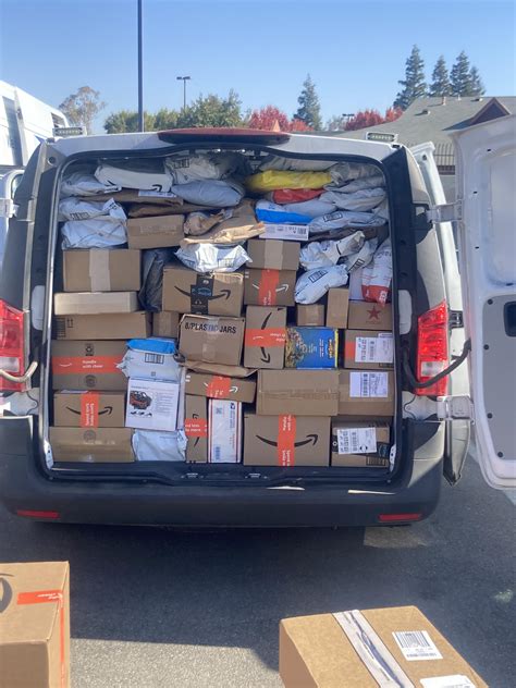 Package stuck at Miami Florida International Distribution Center : r/USPS