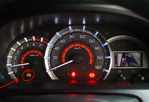 Jangan panik, pada kasus tertentu lampu indikator check engine menyala tak melulu berhubungan dengan mesin mobil anda. 6 Sebab Lampu Engine Avanza Menyala & Cara Mengatasinya ...