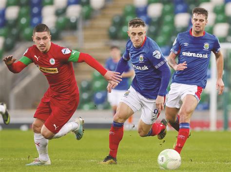 Cliftonville manager McLaughlin relishing Linfield challenge