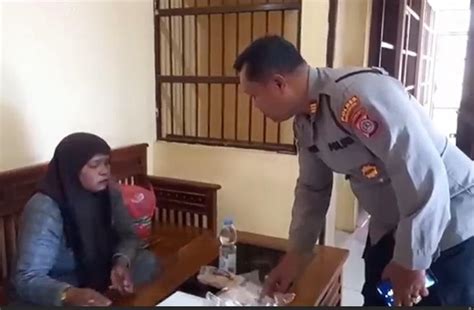 Warga Semanu Gunungkidul Geger Perempuan Paruh Baya Belanja Pakai Uang