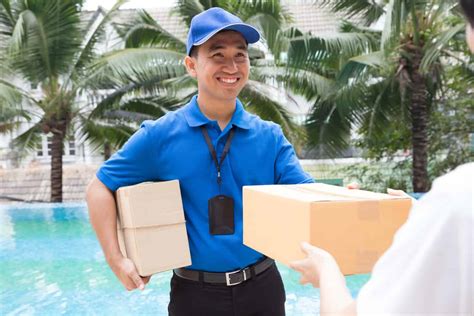 5 Reasons to Use a Local Delivery Service • VēLOX Express