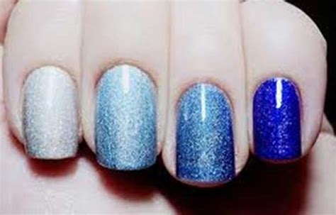10 diseños de uñas azules que no te harán lucir aburrida. Uñas decoradas color azul - UñasDecoradas CLUB