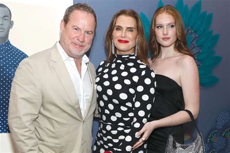 Brooke Shields And Chris Henchy Celebrate 22nd Wedding Anniversary At N