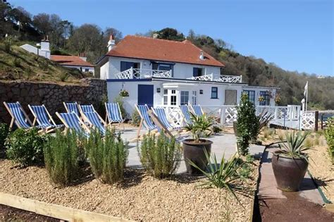 The Times 25 Best Seaside Hotels Includes Devons Gara Rock And Cary