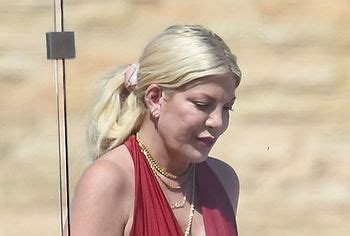 Hot Tori Spelling Caught By Paparazzi Relaxing In Swimsuit Fuck Her