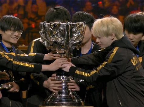 Chinas Fpx Wins 2019 League Of Legends World Championship Finals The