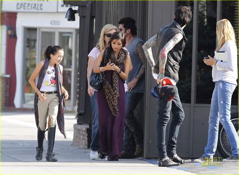 brenda-song-lunch-with-trace-cyrus-family-photo-438944