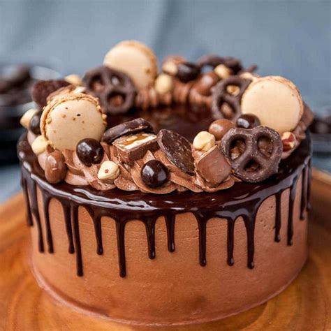 آموزش تزیین کیک تولد شکلاتی تورینو پلاس
