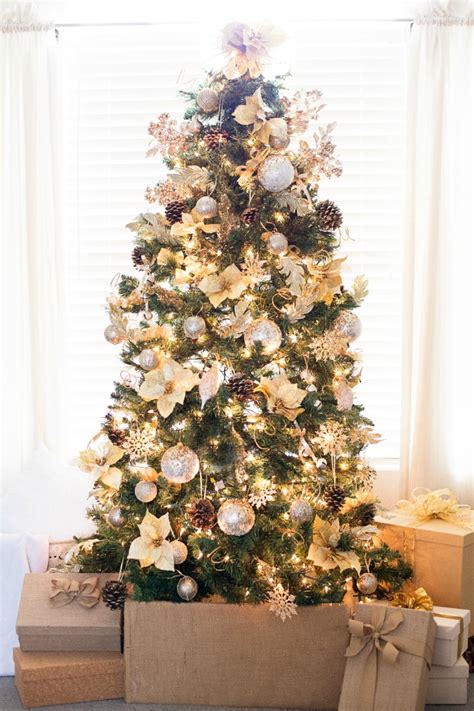 Lots of handmade ornaments in white, silver and gold make this my favorite christmas tree ever…. Gorgeous Gold Christmas Tree | A Night Owl Blog