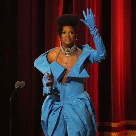 Tony Awards 2023 faz história: premia dois artistas Não Binários