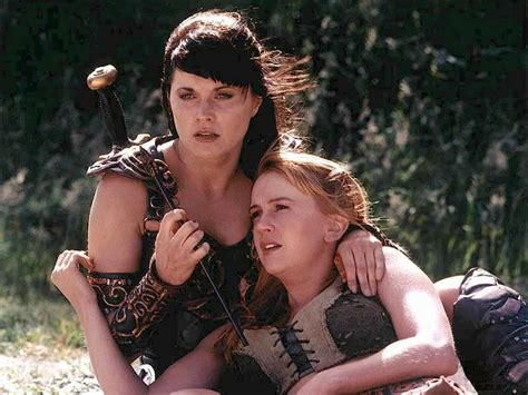 xena and gabrielle lucy lawless renee oconnor 5x7 glossy photo
