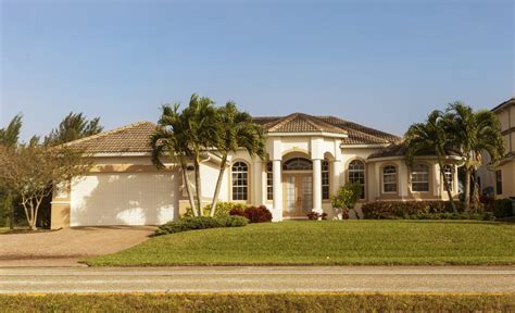 Florida painting company offers best residential and commercial painting services. Stucco Exterior - Central-Miami-Fl