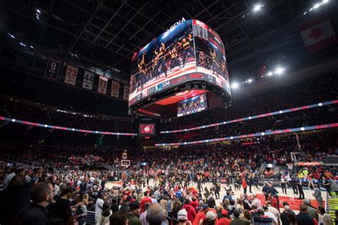 The decision to have a full fan capacity at state farm arena was. Samsung Brightens Up Atlanta Hawks' State Farm Arena with ...