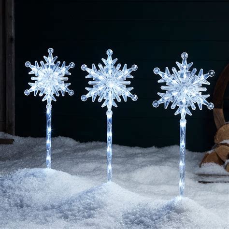 Lights4fun Inc Set Of 3 Snowflake Cool White Led Outdoor Christmas