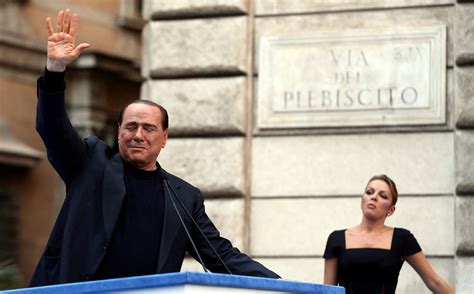 وفاة رئيس الوزراء الإيطالي الأسبق سيلفيو برلسكوني هلا اخبار